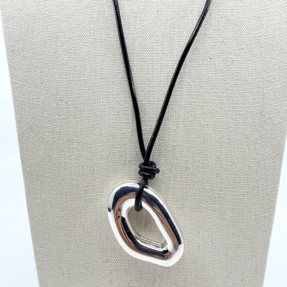 Vintage Silver Tone Sculptural Bean Pendant Necklace Organic Open Loop Black 90s